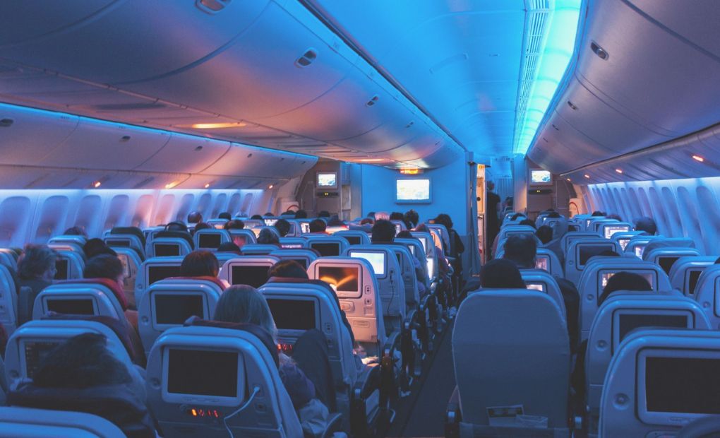 Maximize Your Comfort on Long-haul Flights With These 8 Essential Travel Tips!