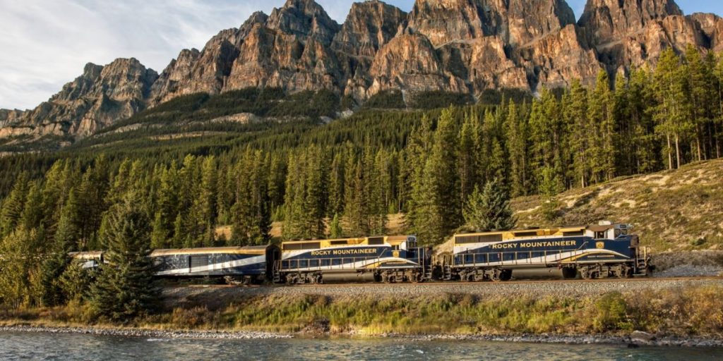 Explore Some of the Outstanding Journeys on Luxury Trains!